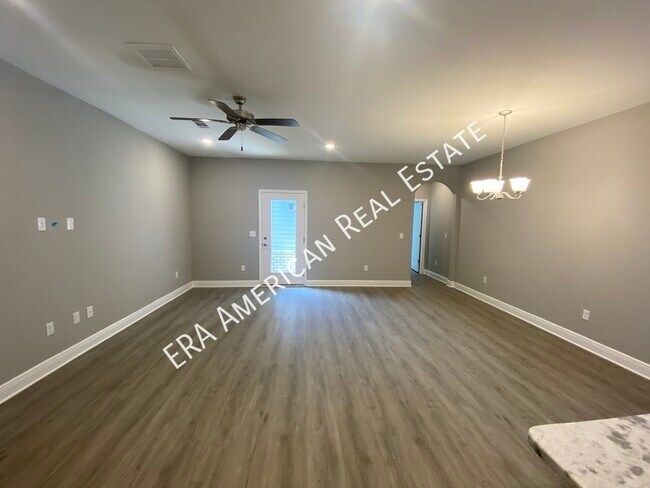 Foto del edificio - 993 Skylark Rd