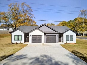 Building Photo - 404 Fairfield St