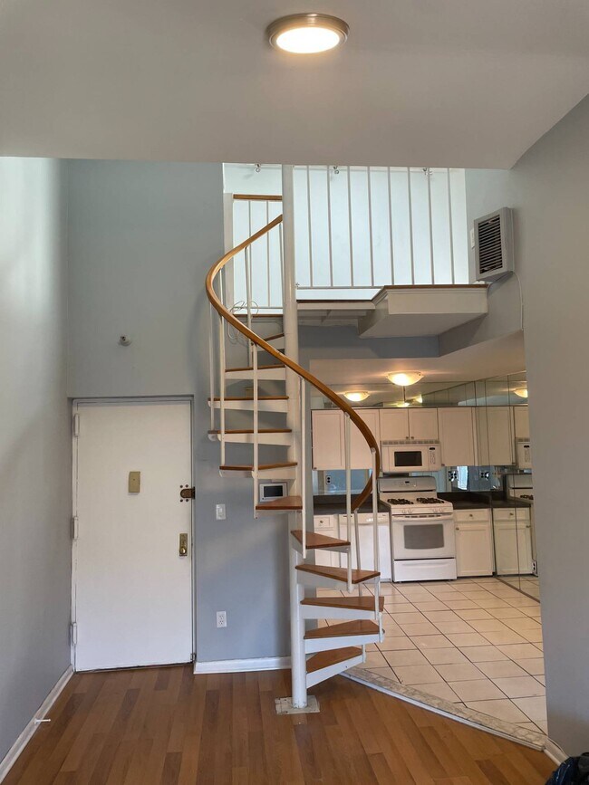 Foto del edificio - 2811 E 26th St