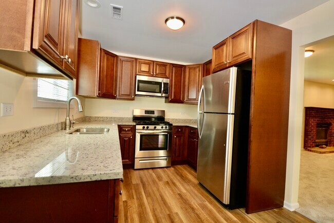 Building Photo - 1776 Brookdale Rd