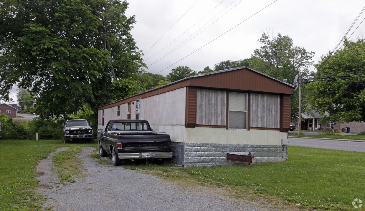 1839 Old Knoxville Rd, Tazewell, TN 37879 Apartments in Tazewell, TN