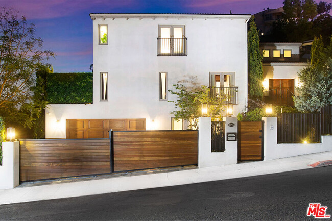Building Photo - 1655 N Crescent Heights Blvd