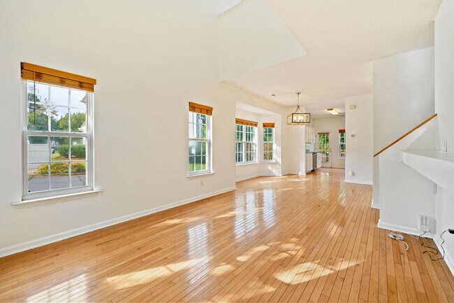 Foto del edificio - 3 bed 2.5 bath Townhome at Southpoint