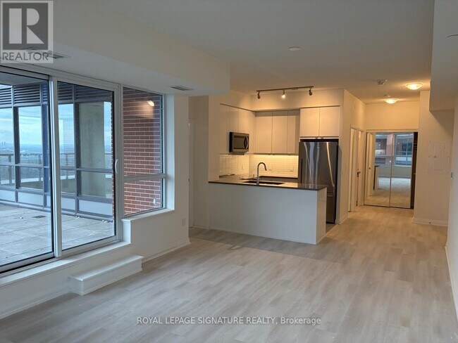 Photo du bâtiment - 3270 Sheppard Ave E