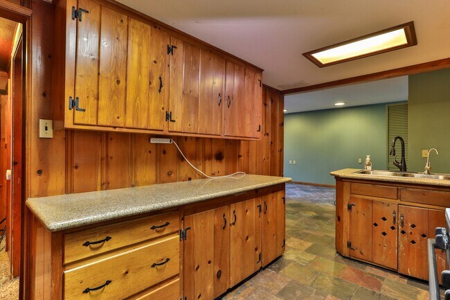 Building Photo - 23747 Shady Ln