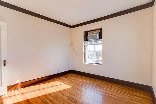 Foto del interior - Lakesbury Apartments | Leasing Studio, Alcove, & 1-Bedroom Apartments!