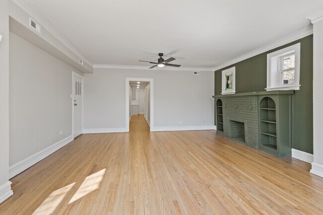 Building Photo - 4834 N Springfield Ave