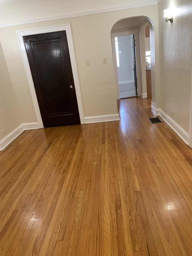 Foto del edificio - 3029 N Parkside Ave