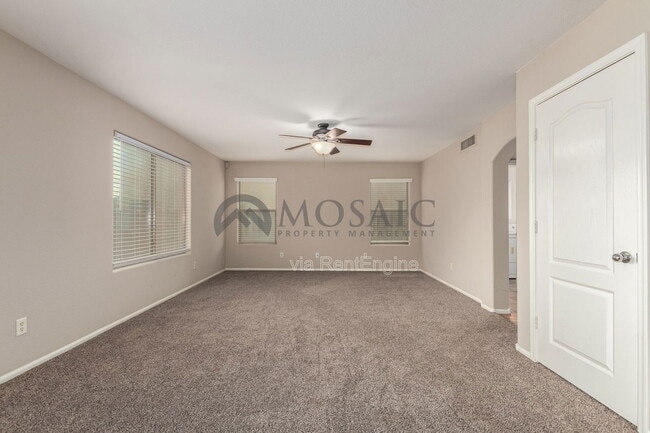 Building Photo - 61 W Hereford Dr