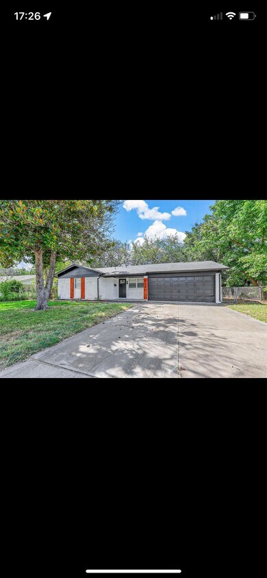 Photo - 329 Lena Ln (Burleson, TX)