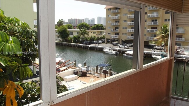 Foto del edificio - 3582 NE 171 St