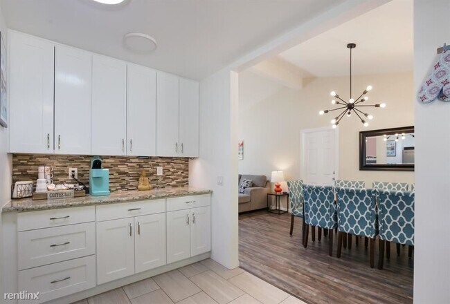 Foto del edificio - 3 br, 1.5 bath House - 1962 E Baristo Rd