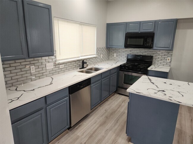 Building Photo - 20911 Walder Ct