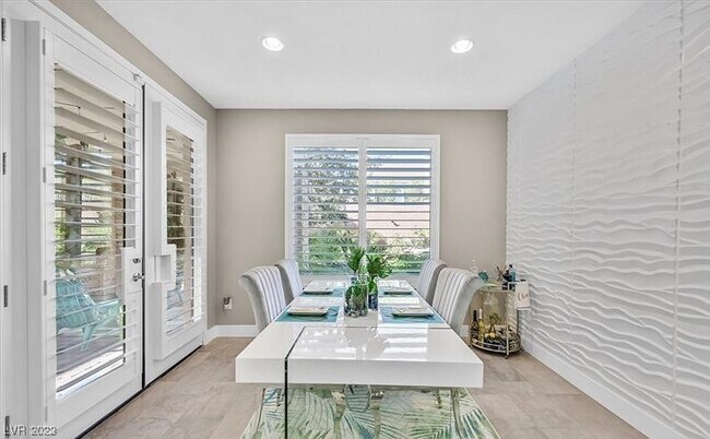 Building Photo - 6013 Andezano Dr