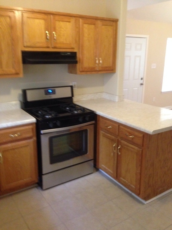 Photo - 3br 2 bath vaulted ceiling House
