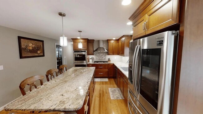 Foto del edificio - 244 Kennedy Hill Rd