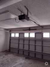 Building Photo - 4221 NE 32nd Cir