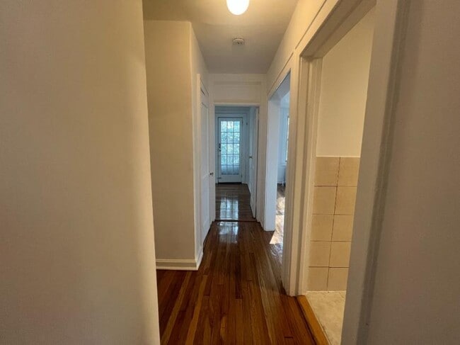 Building Photo - 1 bedroom in SUNNYSIDE NY 11104