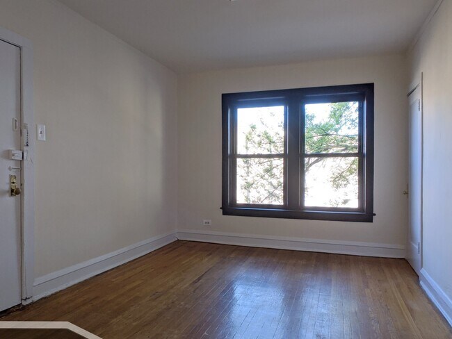 Building Photo - 2706 N Spaulding Ave