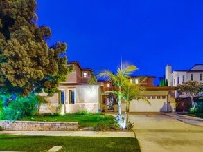 Building Photo - 561 Rush Dr