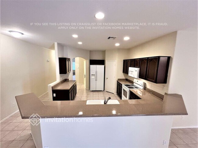 Foto del edificio - 15722 W Calavar Rd
