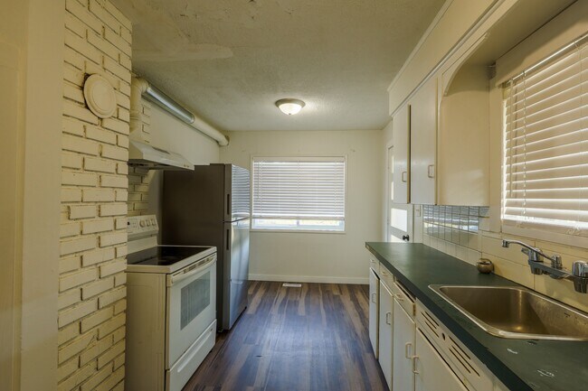 Photo du bâtiment - 1408 Clearbrook Rd