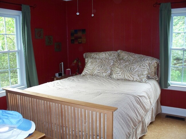 Back bedroom - 1416 Williams Road House