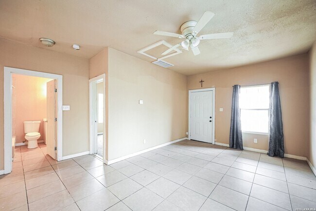 Building Photo - 228 Yucca St