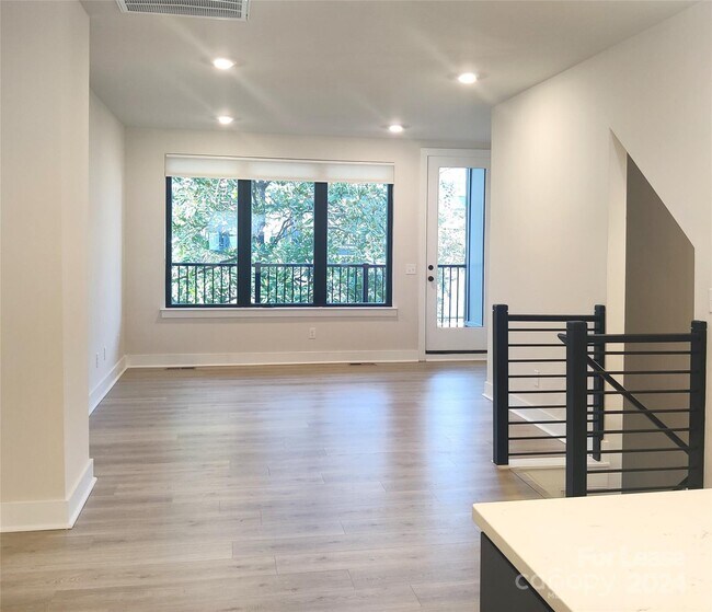 Building Photo - 3530 Saker Ln