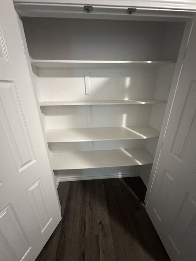 Foto del edificio - AVAILABLE NOW! (SECTION 8 ACCEPTED)