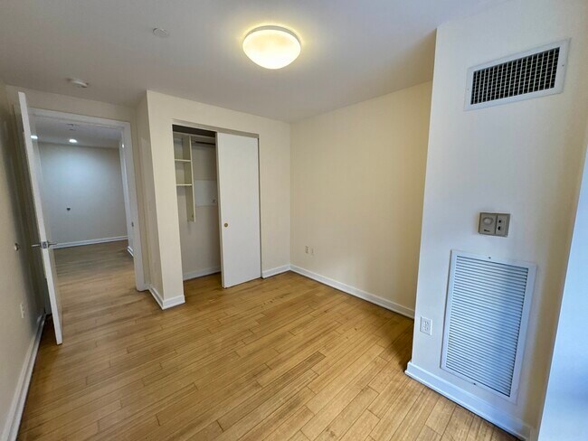 Building Photo - 42 Boylston St