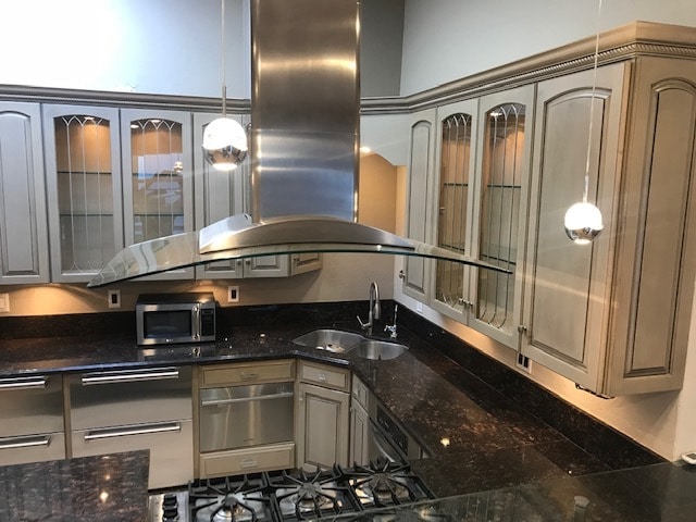 Building Photo - 1220 Manhattan Beach Blvd