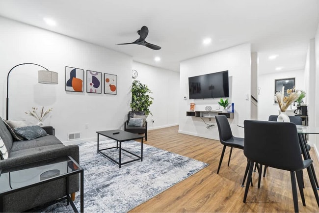 Sala de estar - 525 Alpine Ave