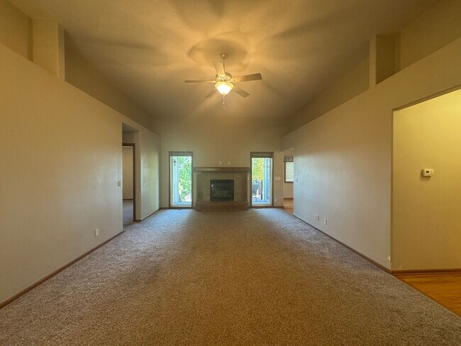 Foto del edificio - Large Ranch For Rent Omaha
