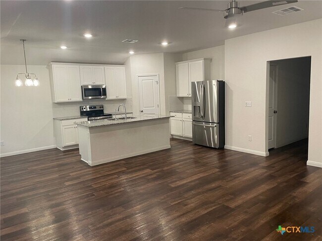 Building Photo - 414 Appalachian Trl