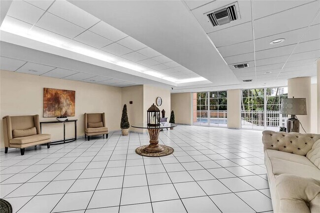 Main lobby - 1 Alhambra Cir