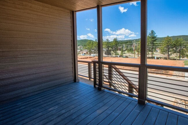 Foto del edificio - Woodland Park Townhome!