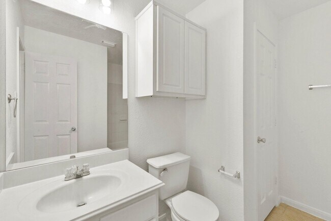 Foto del edificio - 3646 Fuller Bluff Dr