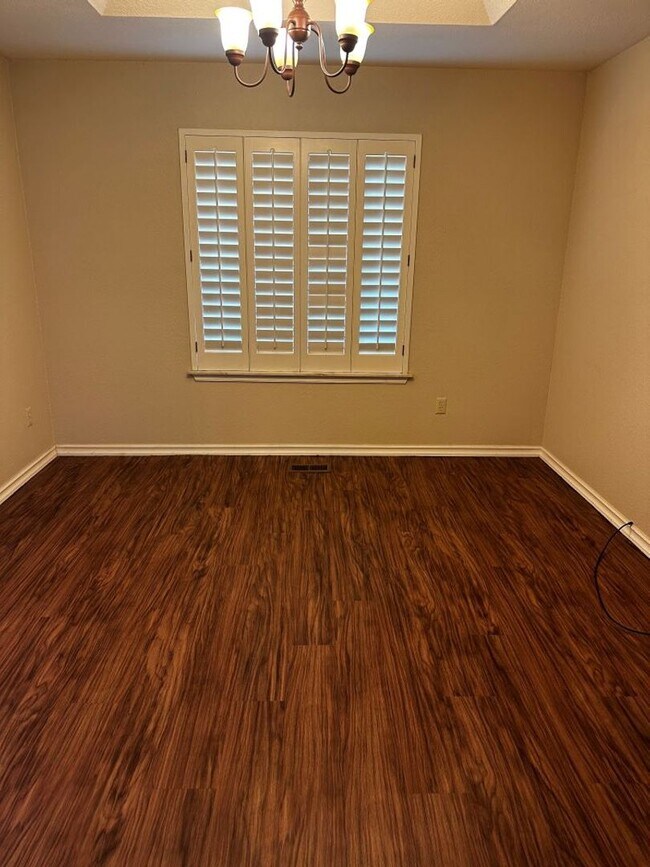 Foto del edificio - Spacious home for a Great Price! Edmond Sc...
