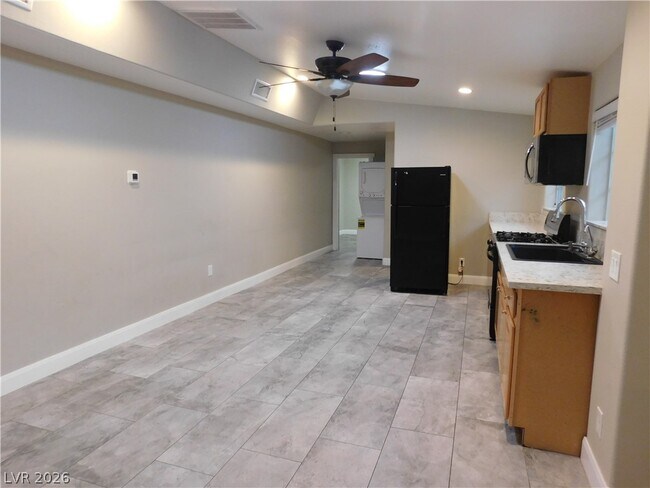 Building Photo - 5509 Rock Creek Ln