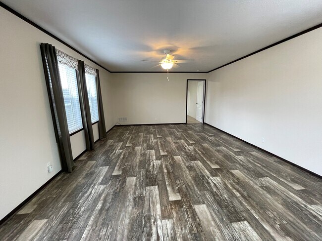 Building Photo - 235 Schirra Ave