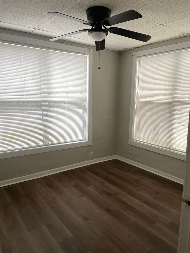 Foto del edificio - One Bedroom Apt.-A 10 Minute Walk to University of Tampa