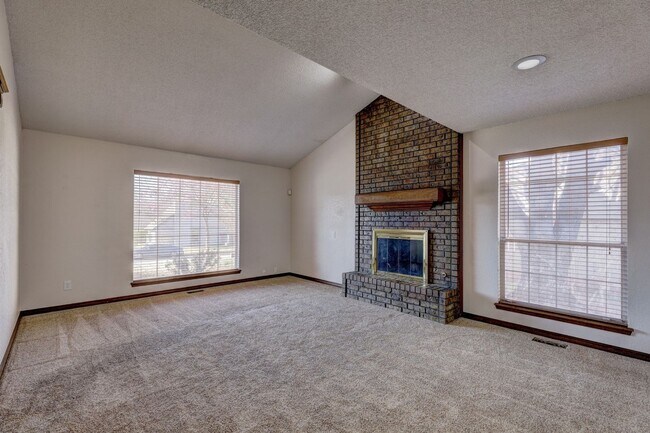 Foto del edificio - 4 bed, 2 bath home in Edmond