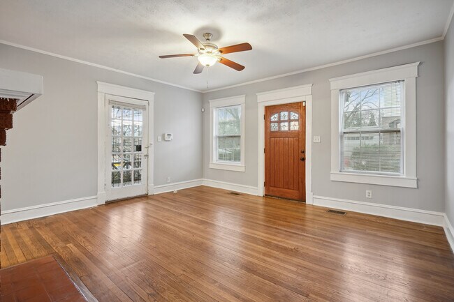 Building Photo - 572 Winton Terrace NE