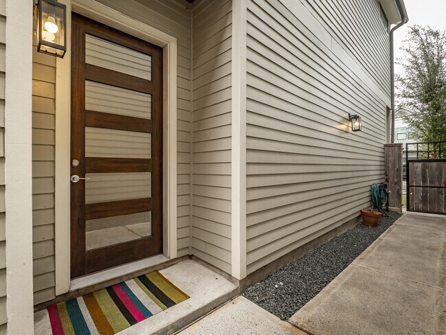 Foto del edificio - 210 E 32nd St