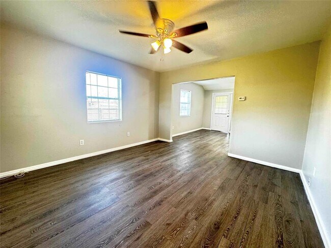 Foto del edificio - 1545 Garden Rd