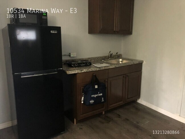 Building Photo - 10534 Marina Way
