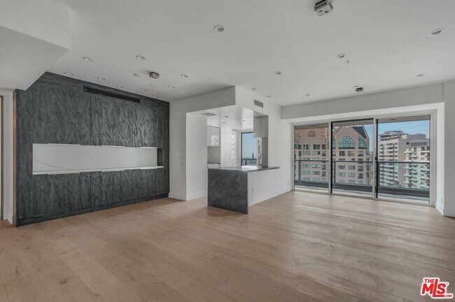 Foto del edificio - 10490 Wilshire Blvd