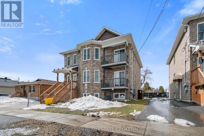 Photo du bâtiment - 1230 Cumberland St