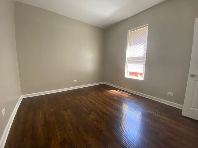 Building Photo - 6403 S Saint Lawrence Ave
